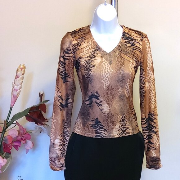 NWOT NESS Women's Multi Color Print V Neck Stretchy Pleated Top Size 0 - Picture 5 of 7